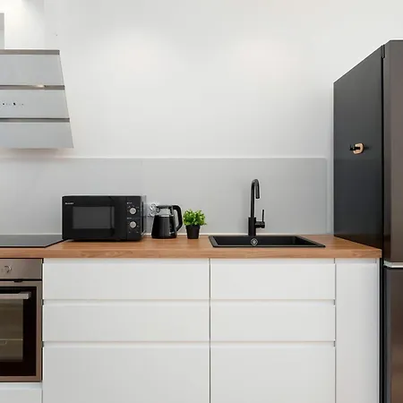 Modern Apartment With Parking Lodz Srebrzynska 12 By Heyrent *