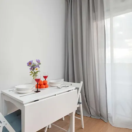 Modern Apartment With Parking Lodz Srebrzynska 12 By Heyrent Apartament *