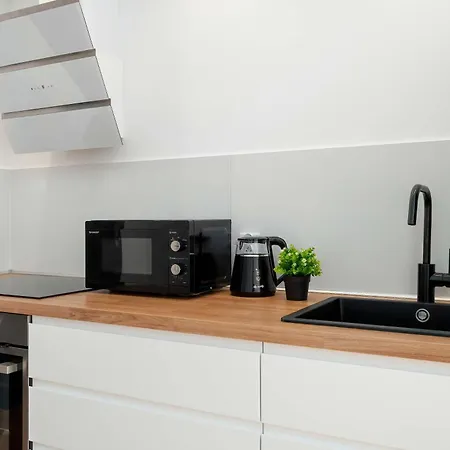 Modern Apartment With Parking Lodz Srebrzynska 12 By Heyrent * Łódź